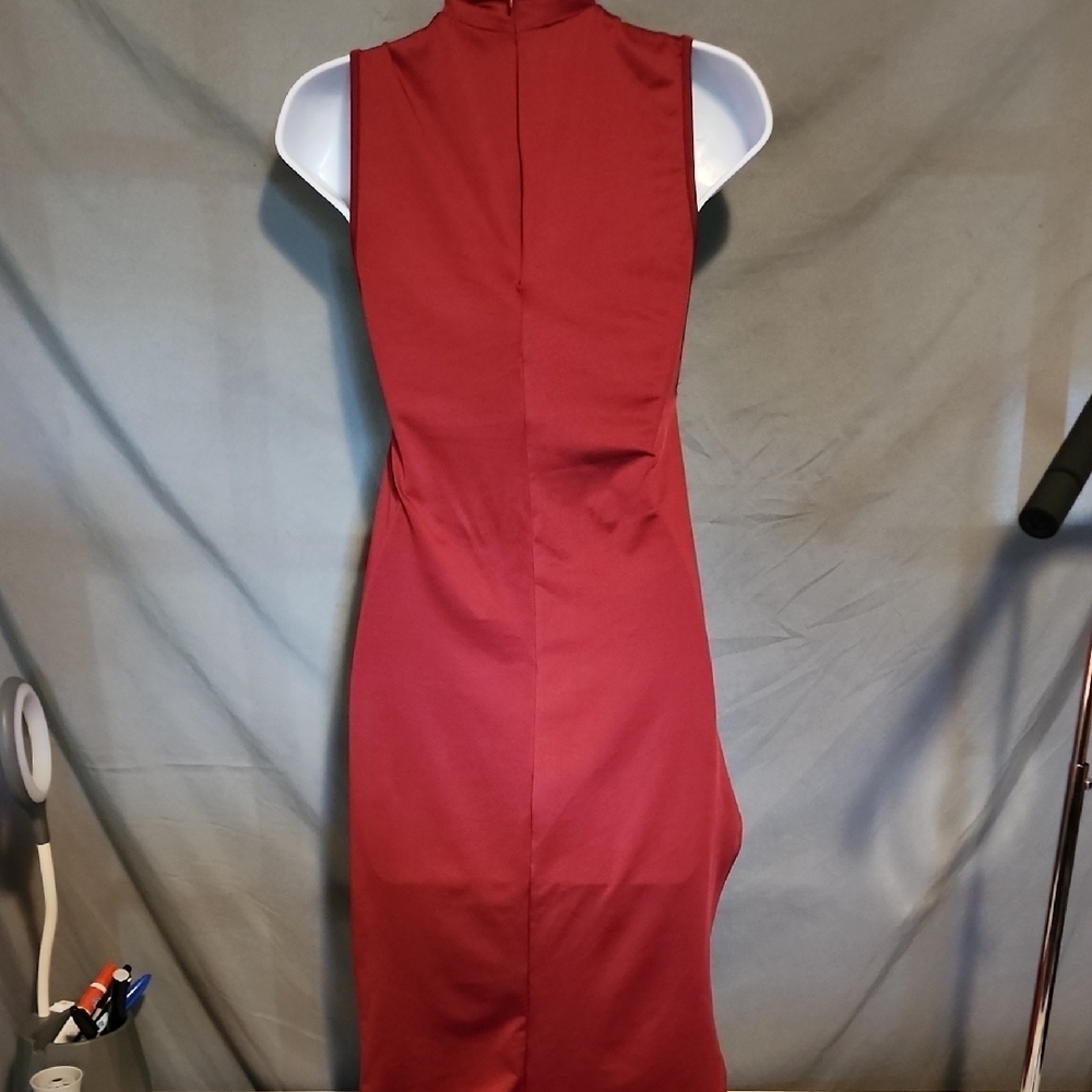 Muse NWT SEXY Red Midi Dress with Elegant Design - Picture 5 of 9